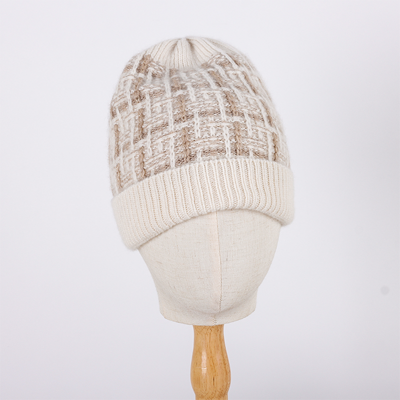 White Plaid Knit Hat1