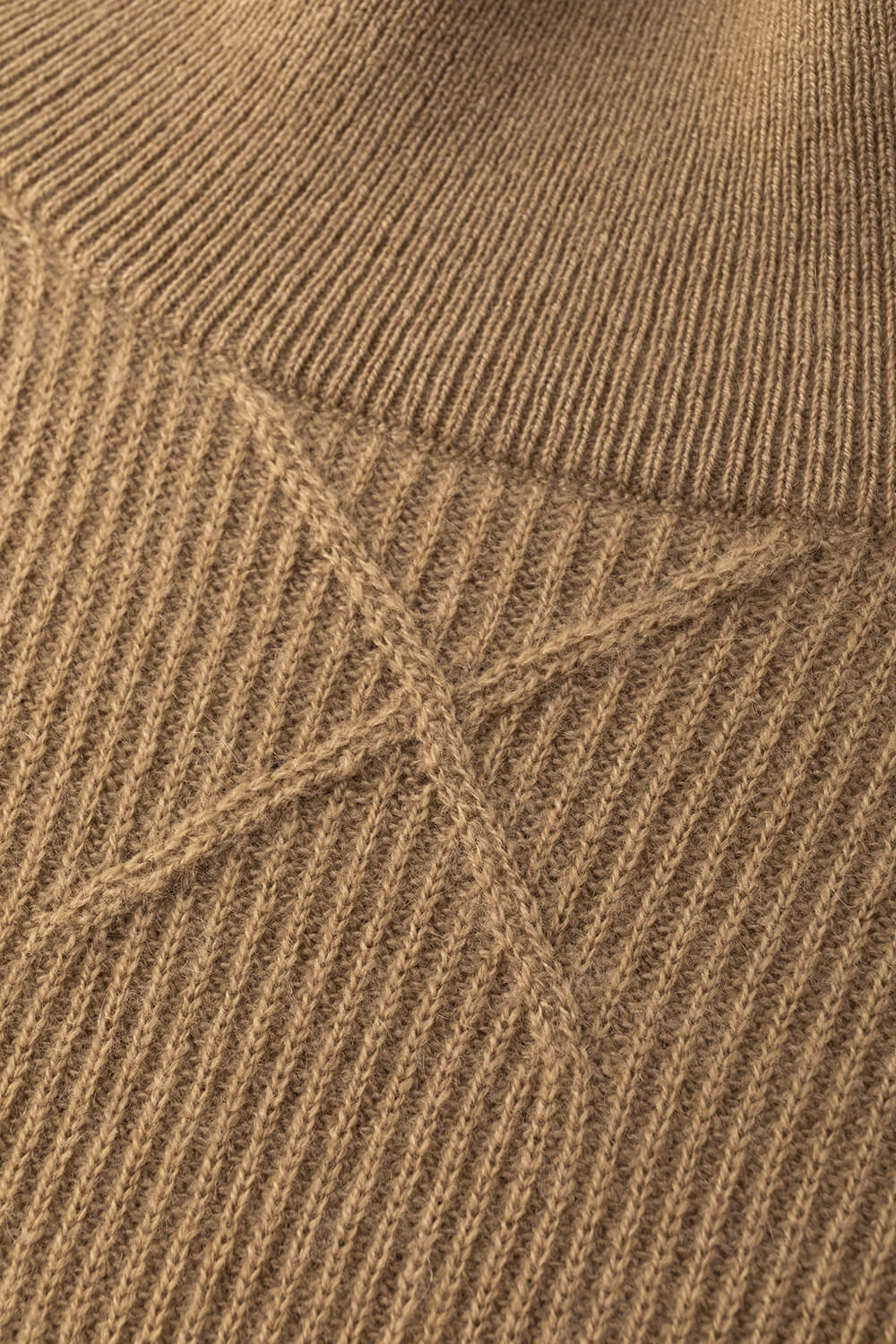 The chest design of cashmere oversied jumper